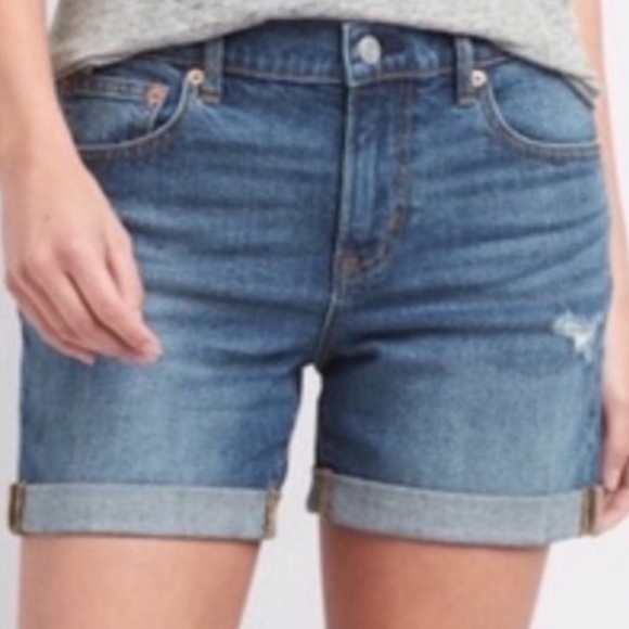 Gap Fleut Wash Sexy Boyfriend Denim Shorts - Picture 2 of 16